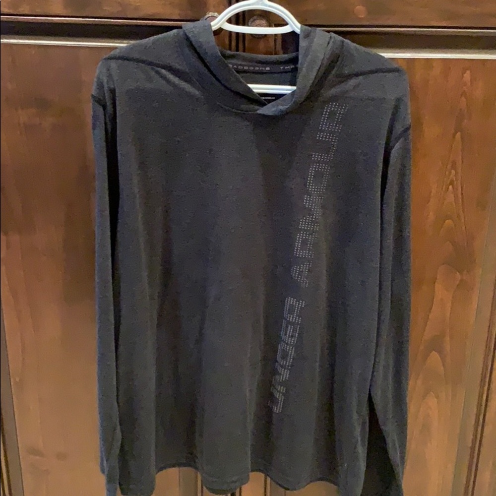 5/$40 Under Armour Loose fit heat gear hooded Top